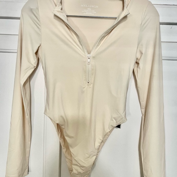 NWT MyraSwim Ivory Long Sleeve Cheeky Front Zip Swimsuit One Piece Sz S - Picture 3 of 8